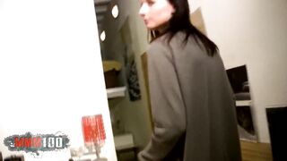 Student in Bcn is looking for money