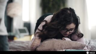 Buff Step Daddy FREEZES Spoiled Stepdaughter to Give Her the Orgasm of a Lifetime