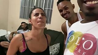 Team prepared for the top scenes in Brazil, Ruivinha with 3 black men
