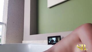 I seduce my girlfriend in the Jacussi and we end up fucking (part 2)