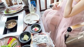 Would you like to warm up in winter while eating delicious food together?