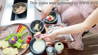 Would you like to warm up in winter while eating delicious food together?