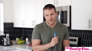 "How Can you Say NO to This Face?" Stepsis Leana Lovings begs Stepbro - S31:E1