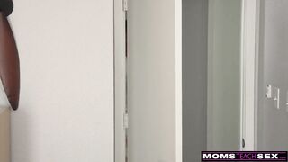 Milf Ashley Wolf Warns House Guest about Stepdaughter Vina Sky being Sexually Aggressive - S16:E9