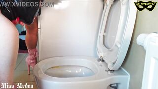 Threesome With Two Girls Gets Out of Control
