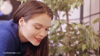 Amazing Girl Elizabeth T Helping a Stranger by Letting Him Fuck Her