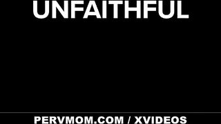 PervMom - Curvy Blonde Stepmom (Lisey Sweet) Ges Facial From Stepson