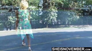 A Sexy Black Girl Flash Her Big Butt In The Road
