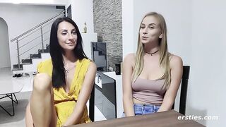 Ersties - Sirena nimmt Alison G von hinten mit dem Strap-on