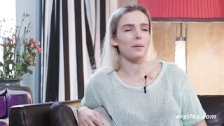 Ersties - Sandy's lustvolle Selbstbefriedigung mit Dildo