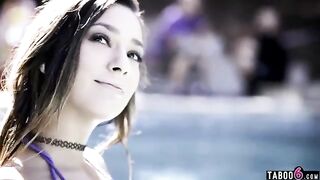 Teen on vacation with her who has bad intentions