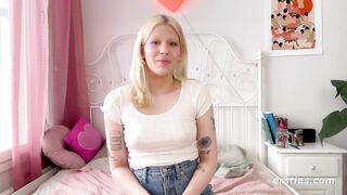 Ersties - Sexy Blonde Lizzy Gets Off With Dildo