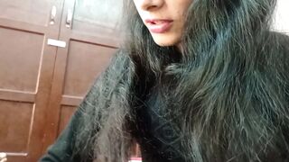 Indian desi slim girl seduces delivery boy while he was delivering product. Ass ride and pussy fuck with Hindi audio hd