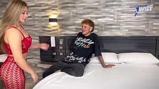 I SEDUCE MY BOSS WHEN I DO THE CLEANING AND HE ENDS UP PUTTING HIS BIG COCK IN MY PUSSY part 1