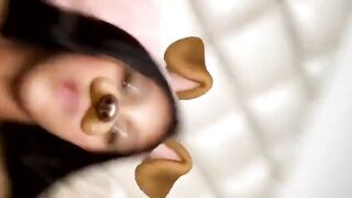 Karla exibe sua boceta molhada na webcam