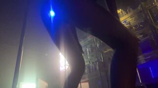 I was wearing an anal plug that flashes in the Glory hole