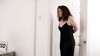 Curvy Brunette Victoria Voxxx Gets Her Nice Vagina Ate By Hot Horny Queen Ivy Wolfe