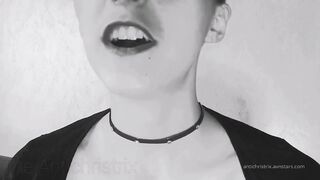 Merciless Giantess Eats Helpless Tinies