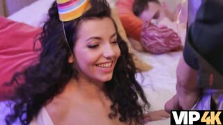 VIP4K. Jennifer’s Body. Hot sex with Mini Mitzix & Steve Q