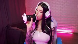 Orgasmic Asmr Gorgeous Babe Licking and Sucking.