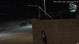Young is caught by the beach security camera. ( Full video in xvideos red )