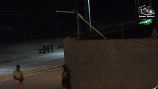 Young is caught by the beach security camera. ( Full video in xvideos red )