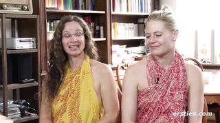 Ersties - Annikas intensive Tantramassage für Isabellas Klitoris