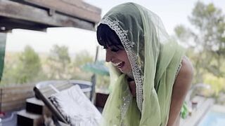Fucking a muslim wife in swimming pool - Aaliyah Yasin