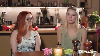 Ersties - Blondine Jolien folgt den Anweisungen von Iva