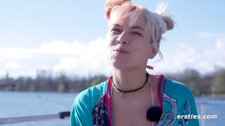 Ersties - Flexy's sexy Bootstrip mit analer Penetration