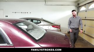 FamilyStrokes - Flashing Her Pussy For Pervy Uncle