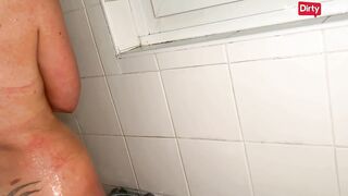 Sexy Rachel Gets Wet In the Shower While Deepthroating Cock - Mydirtyhobby