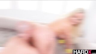 Blondie Slimthink Vic Gets Her Juicy Ass Fucked - HardX