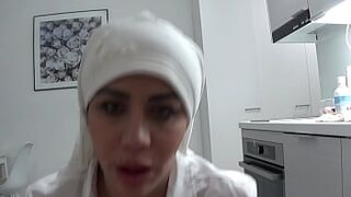 Super sexy Iranian movie of fucking a horny MILF