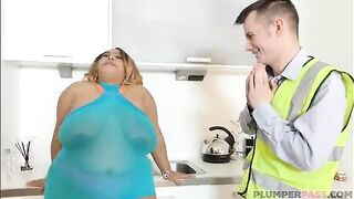 Exotic Ebony BBW Shanice Richards Sucks and Fucks Worker