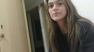 my stepsister arrives bored and I fuck her for fun