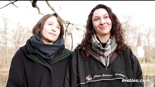 Ersties - Charlie L und Axelle nehmen zusammen ein heißes Bad