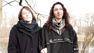 Ersties - Charlie L und Axelle nehmen zusammen ein heißes Bad