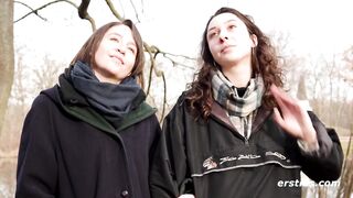 Ersties - Charlie L und Axelle nehmen zusammen ein heißes Bad
