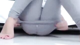 Amateur Girl Having Multiple Huge Squirts While Masturbating