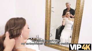 VIP4K. Horny for Her Haircutter. Hot sex with Isabella De Laa & Lutro