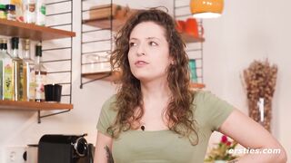 Ersties - Squirting und Doppelpenetration über dem Spiegel