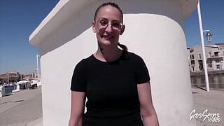 Arianna, 34 years old, sublime naughty woman with generous breasts
