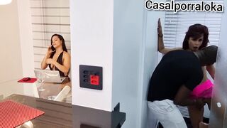 this subrinha has no way even always hitting on her hidden step uncle, but this time she was caught in the act and her aunt did not forgive her, she ordered to put it in her ass