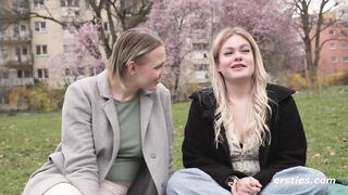 Ersties - Lesbische Anal-Strap-on-Erfahrung mit 2 sinnlichen Schönheiten