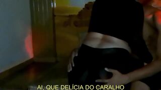 [PORTUGUESE SUBTITLES] HUSBAND FILMS HIS WIFE SUCKING A 18 YEARS OLD GUY