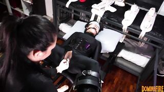DominaFire Makes Salome Salvi Squirt with Strapon