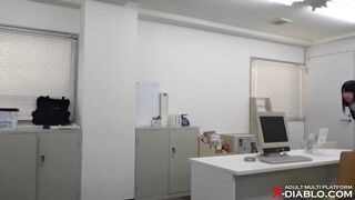 [DID] The next prey is Alisa the security guard