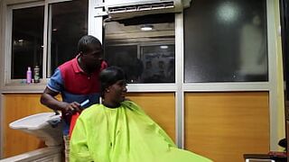 Caught by the client masturbating in the absence of clients at the Hair Salon, when she appears I throw him on top of her to fuck her at the Salon Vitré