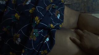 Hot Desi Wife Get her Juicy Ass Massaged